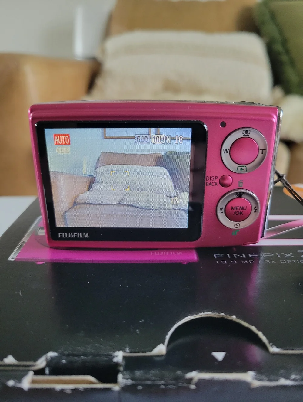 FUJIFILM FinePix Z20fd Pink 10.0MP 3x Optical Zoom Digital Camera Complete Box